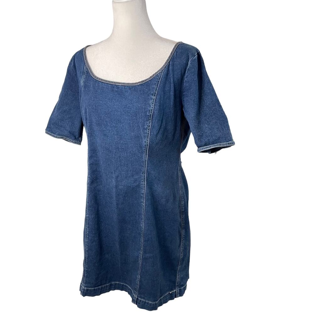 Vintage DKNY Jeans scoop neck short sleeve denim dress with back zip - Size 8
